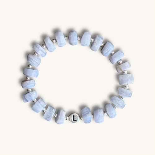 Armband mit Blauem Achat und Buchstabenperle in Silber