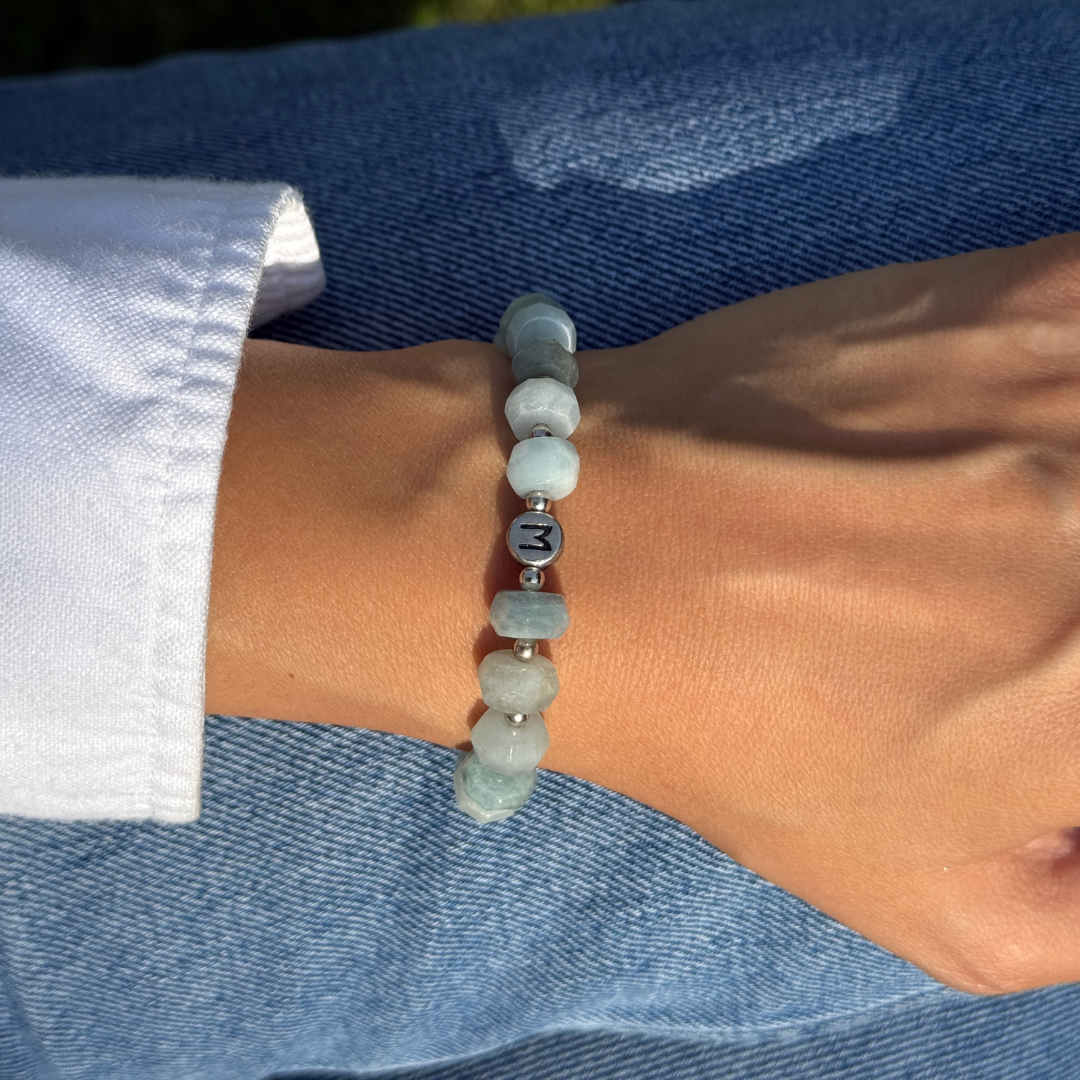 Aqaumarin Armband, personalisiert, Buchstabenperlen, Silber