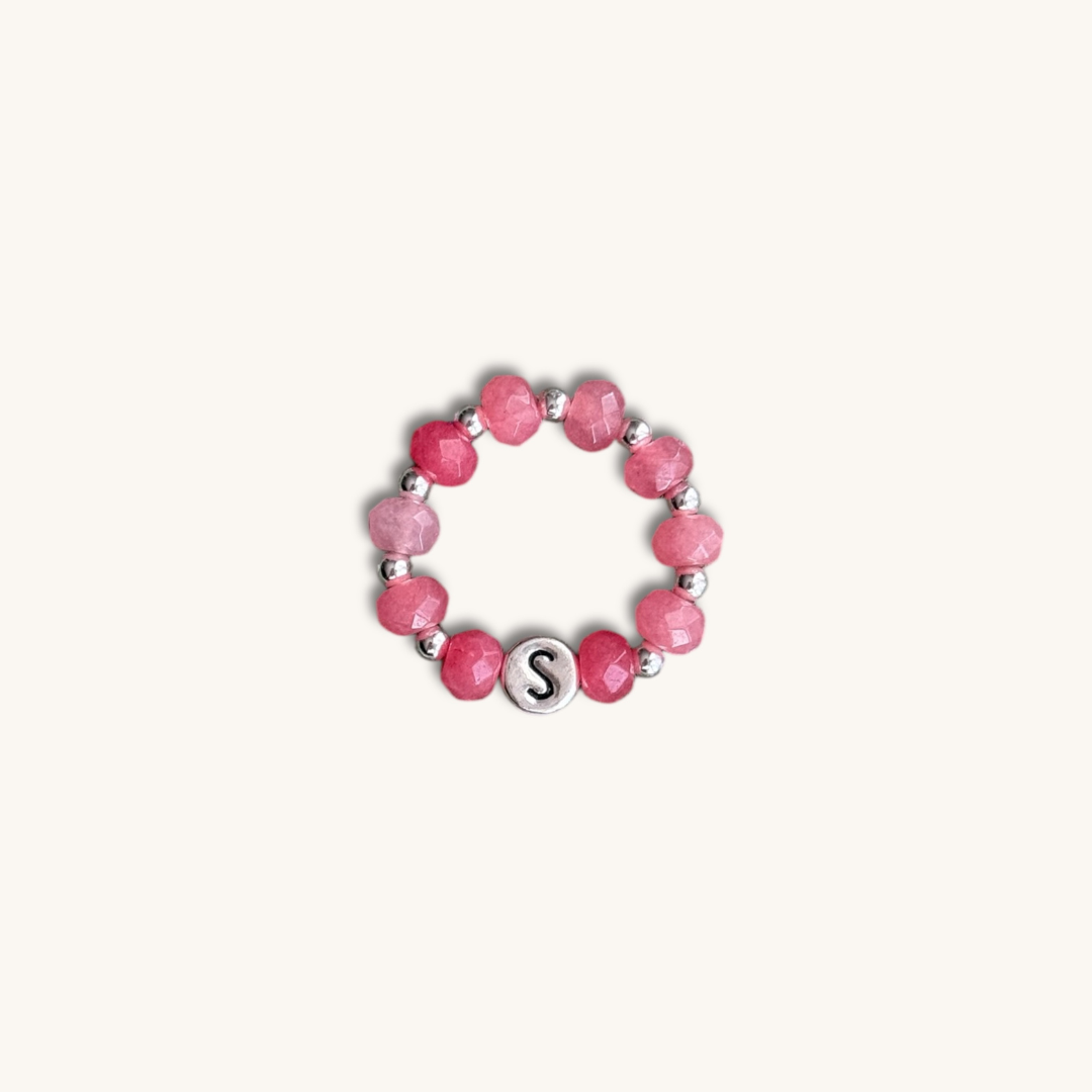 Ring mit Rosa Jade und Buchstabenperle in Silber
