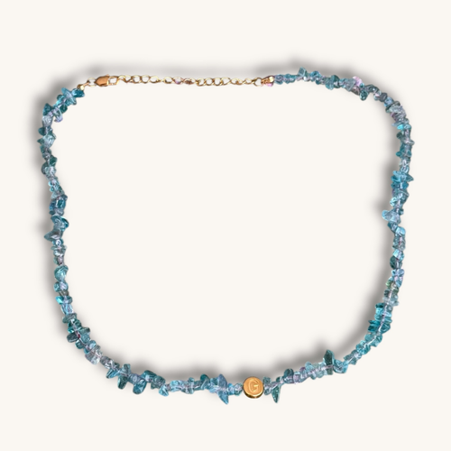 Apatit Choker in Blau, personalisiert, Buchstabenperlen, goldfarbener Edelstahl