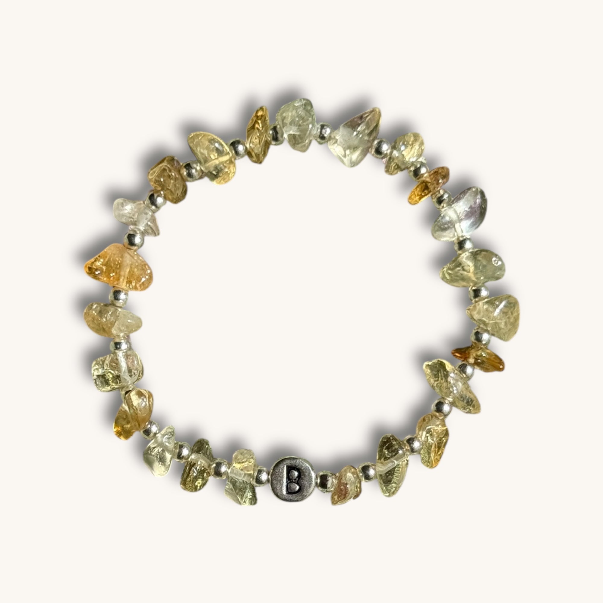 armband mit citrin edelsteinen und buchstabenperlen in silber