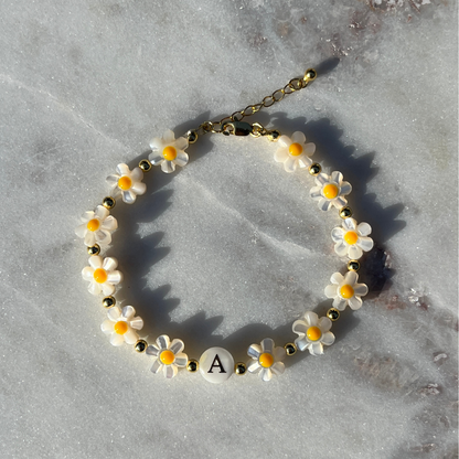 Daisy bracelet with mother of pearl letters and clasp